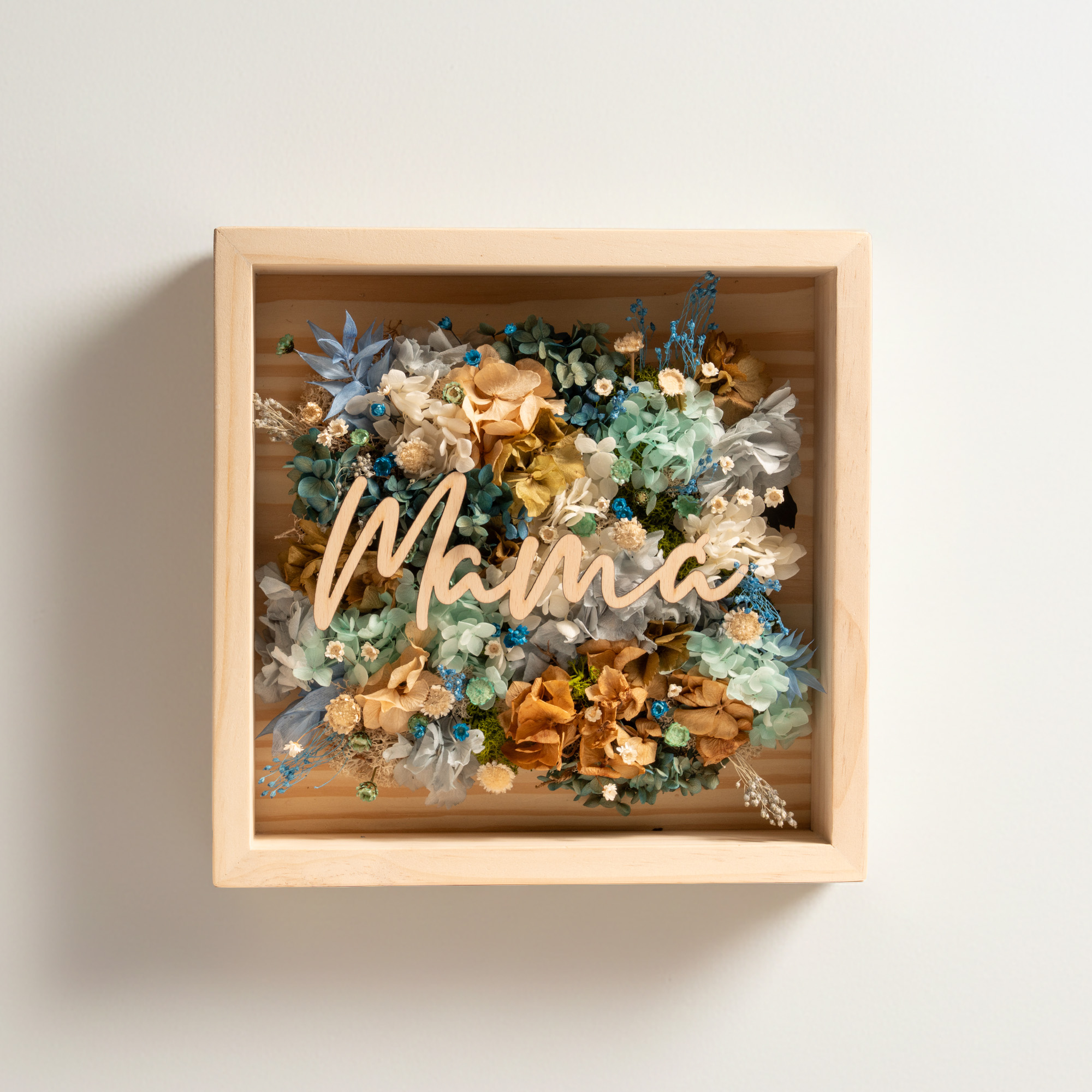 Factae Classic – Cuadro personalizado con flores secas y nombre en madera - Imagen 13