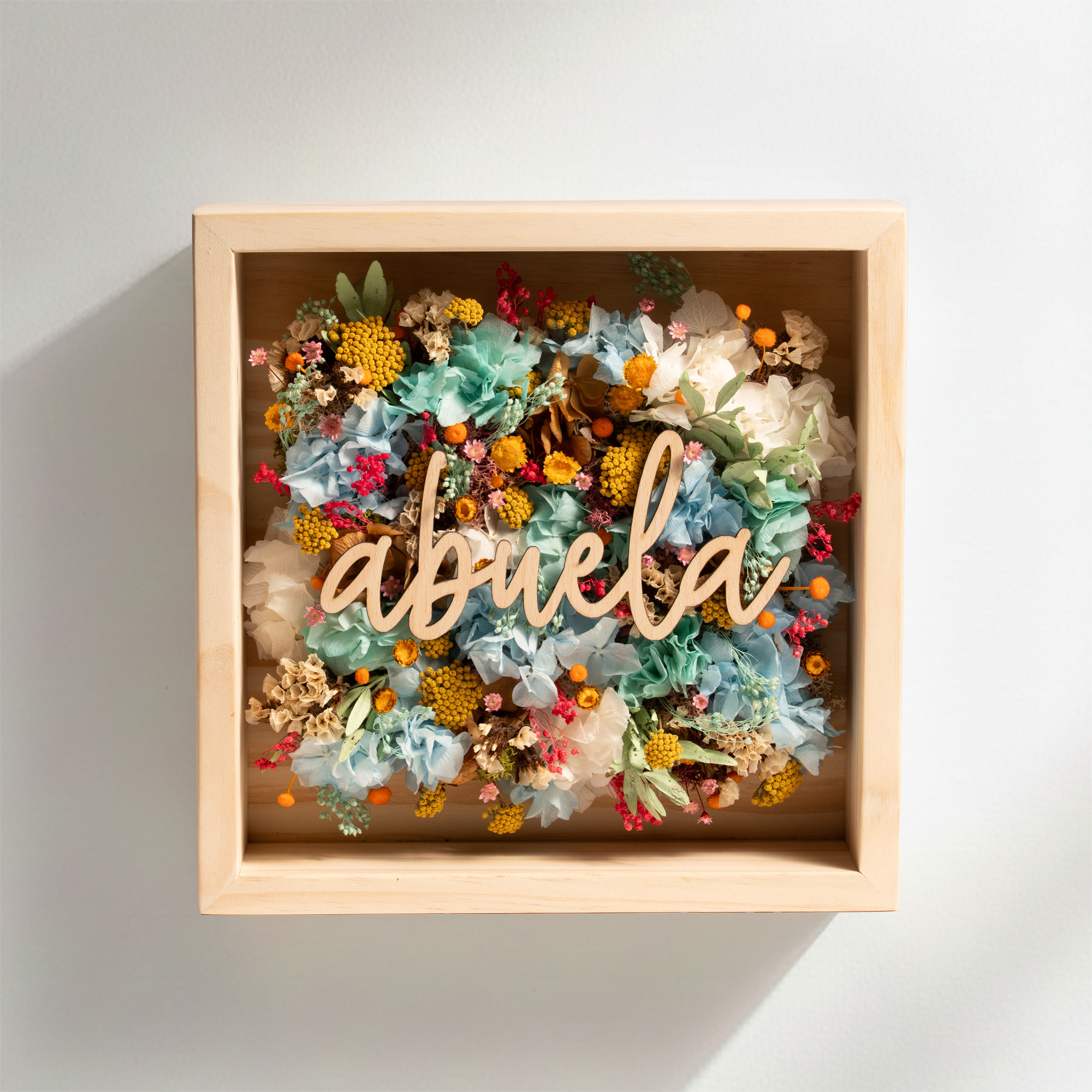 Factae Classic – Cuadro personalizado con flores secas y nombre en madera - Imagen 16