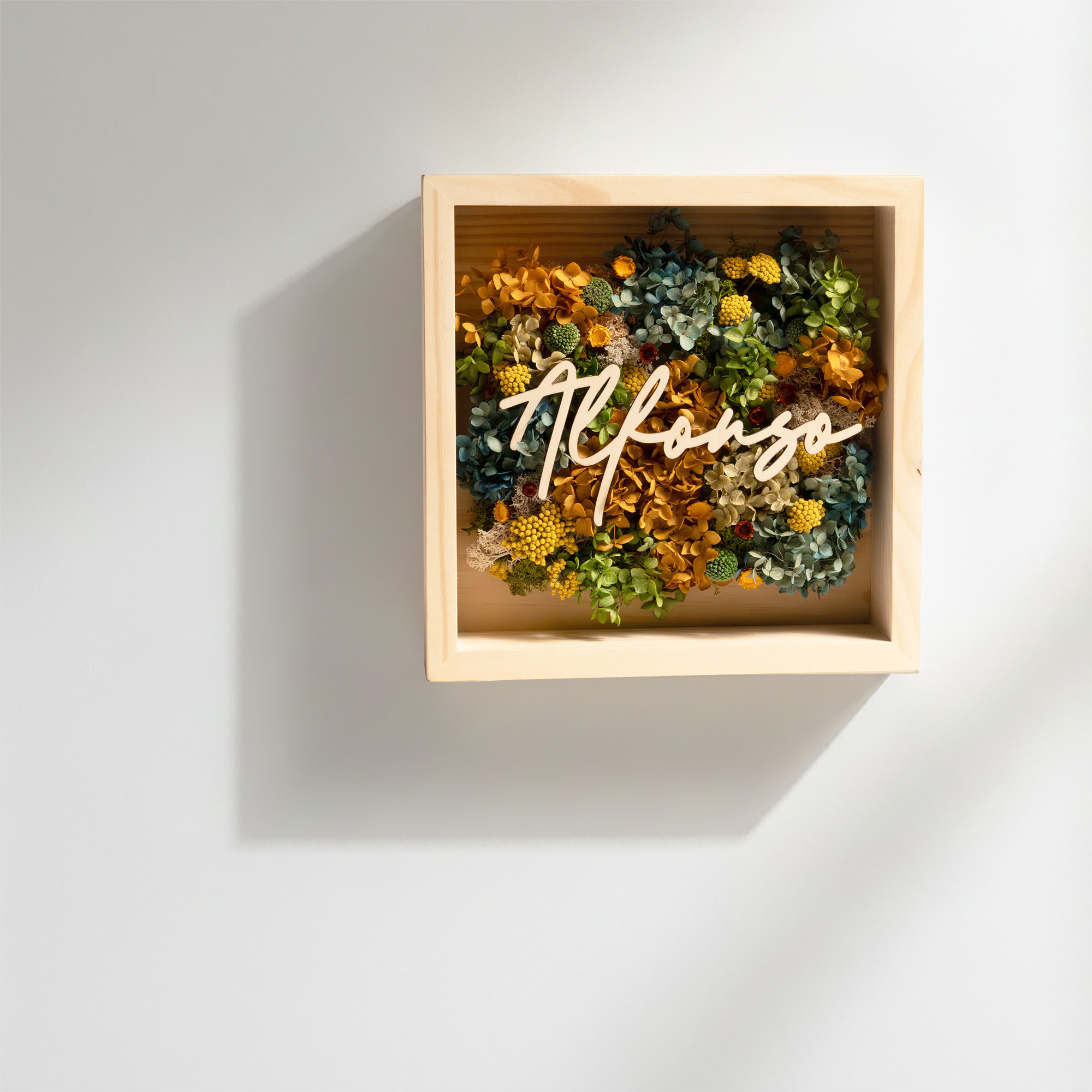 Factae Classic – Cuadro personalizado con flores secas y nombre en madera - Imagen 6
