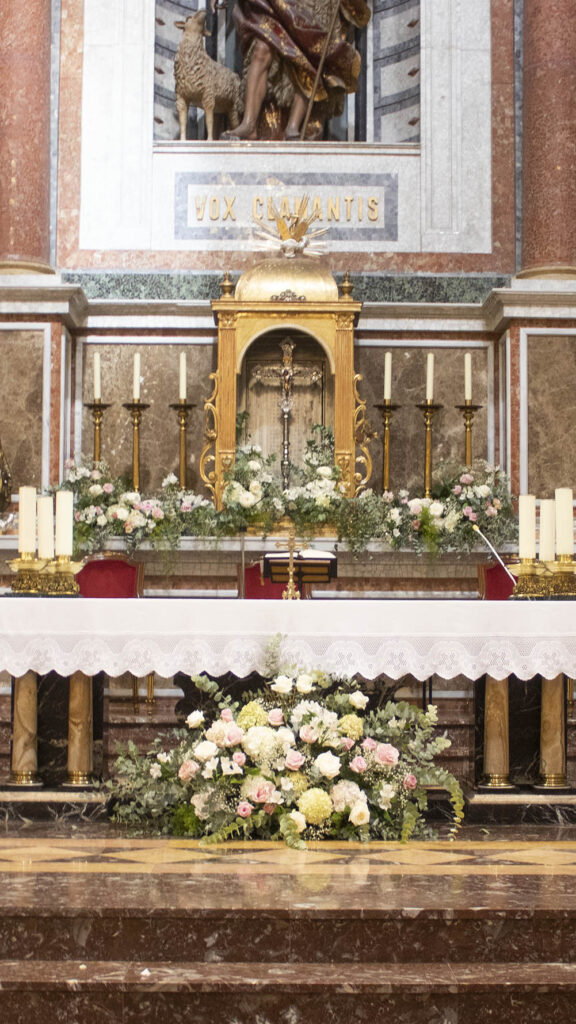 Decoración floral de iglesia. Facta botanica